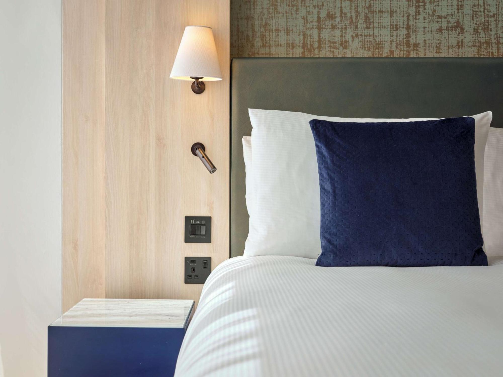 Отель The Westminster London, Curio Collection By Hilton