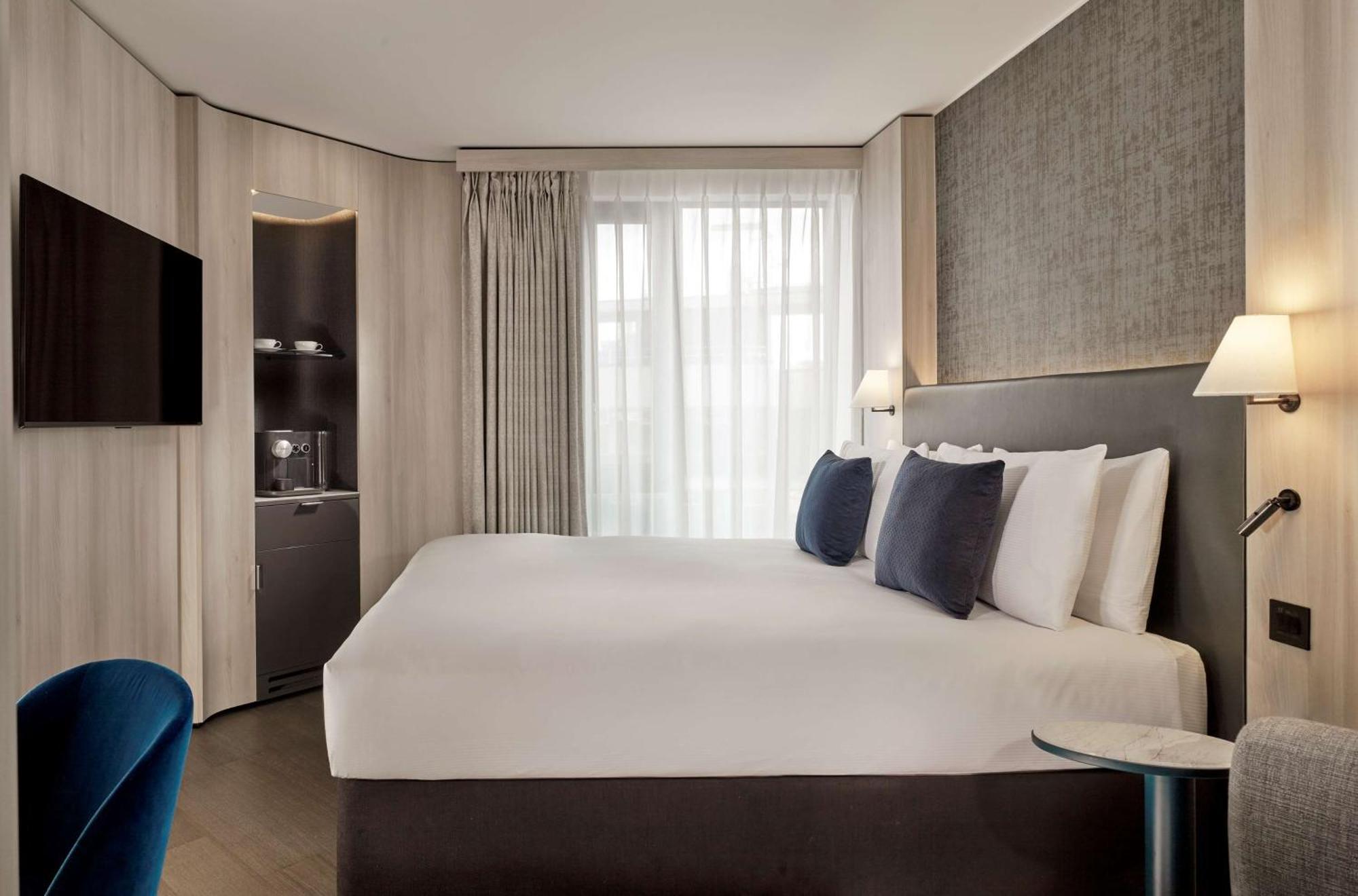 Отель The Westminster London, Curio Collection By Hilton