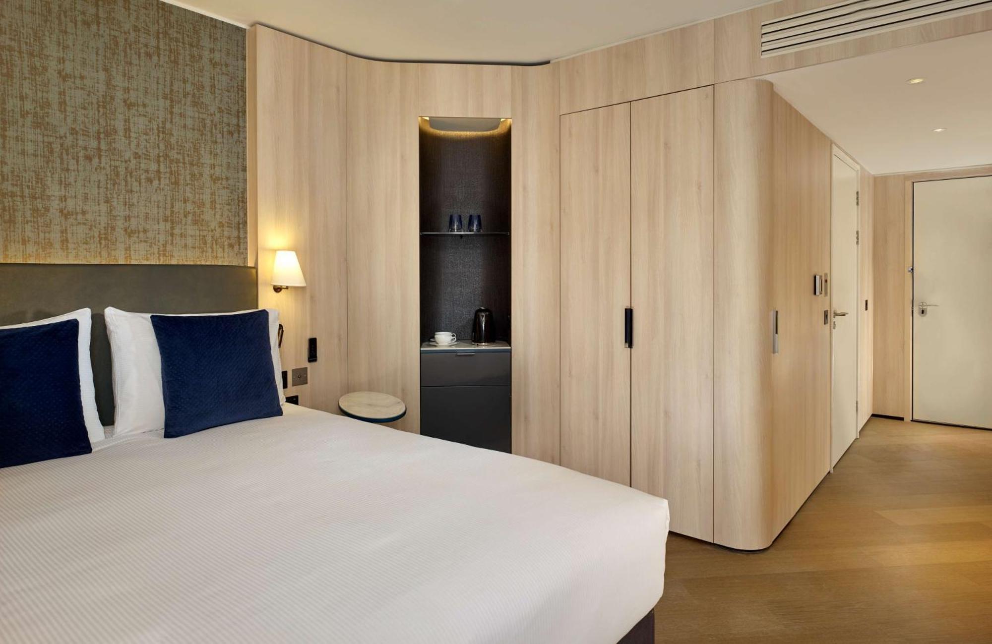 Отель The Westminster London, Curio Collection By Hilton