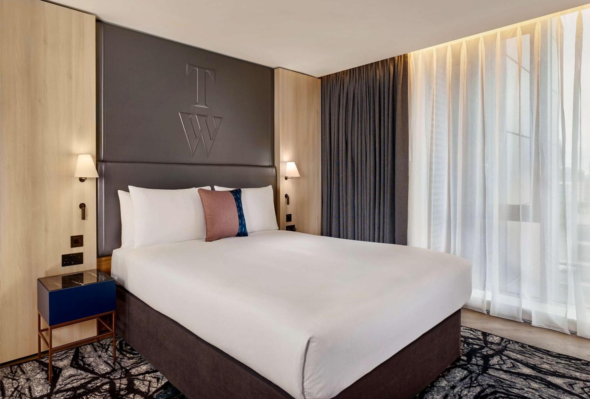 Отель The Westminster London, Curio Collection By Hilton Лондон