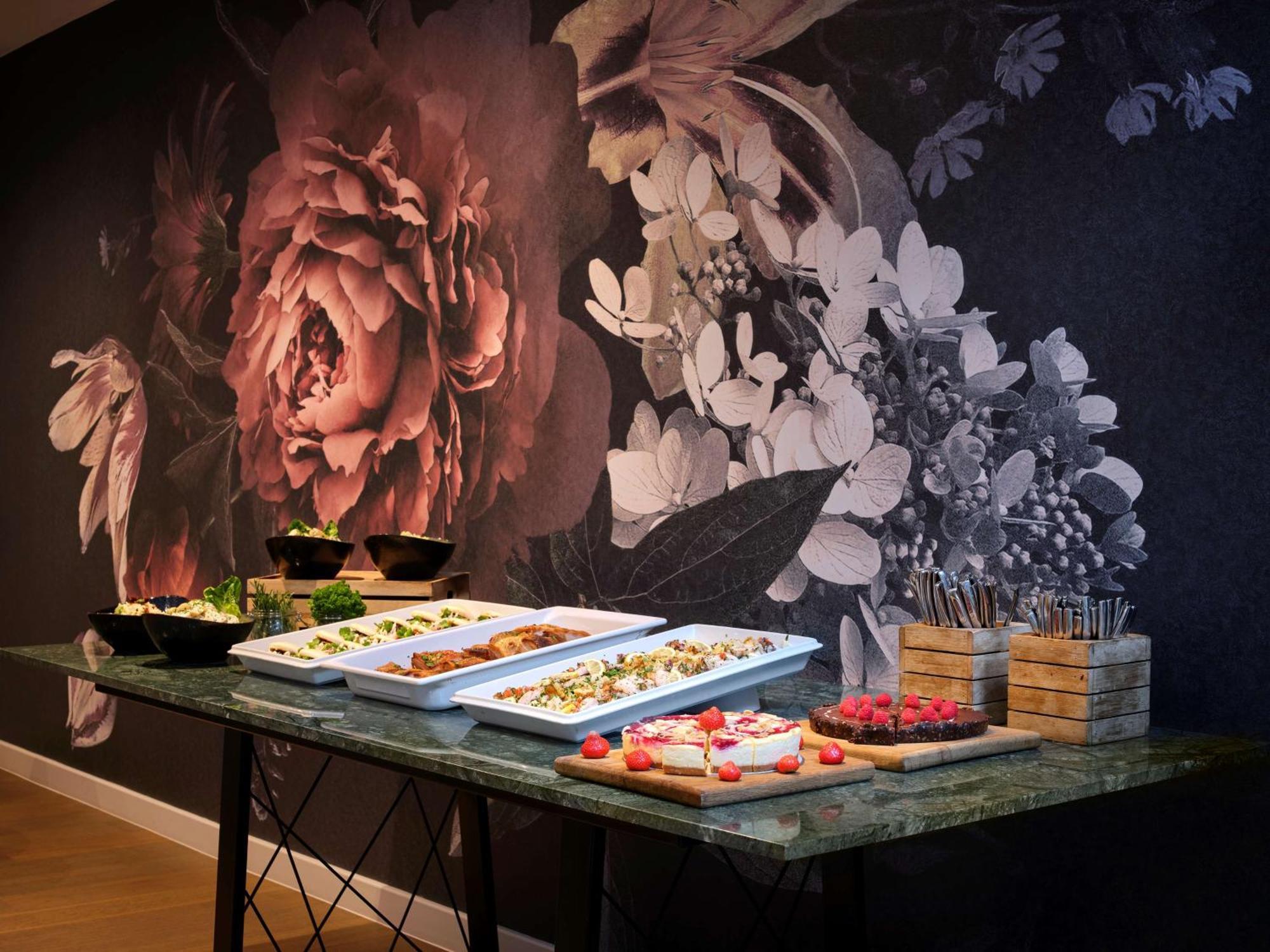 Отель The Westminster London, Curio Collection By Hilton 4*